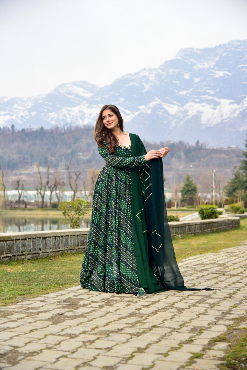 green shimmer glace maxi set - Image 6